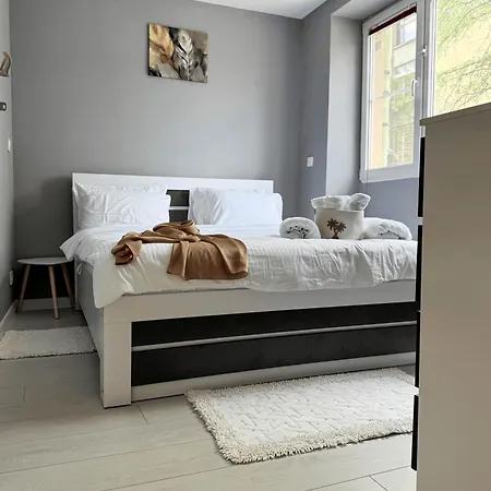 Apartman Centre 122 *