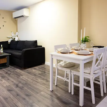 Apartman Centre 122 *